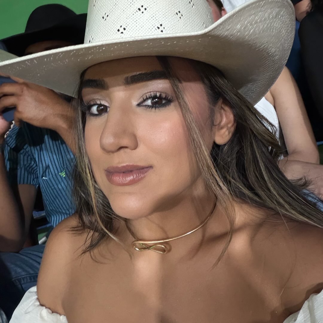 Foto do perfil @_fabrinygomes