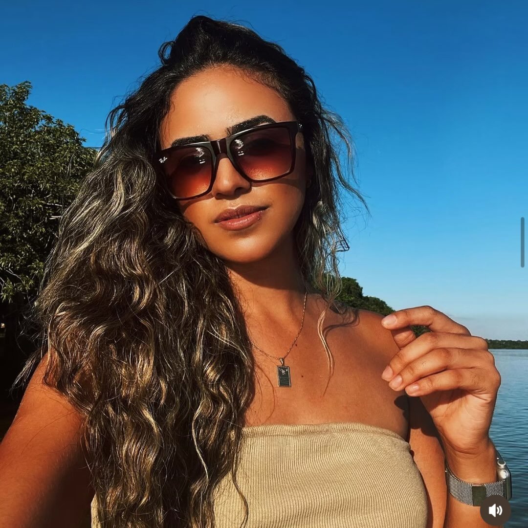 Foto do perfil @alaurasoares