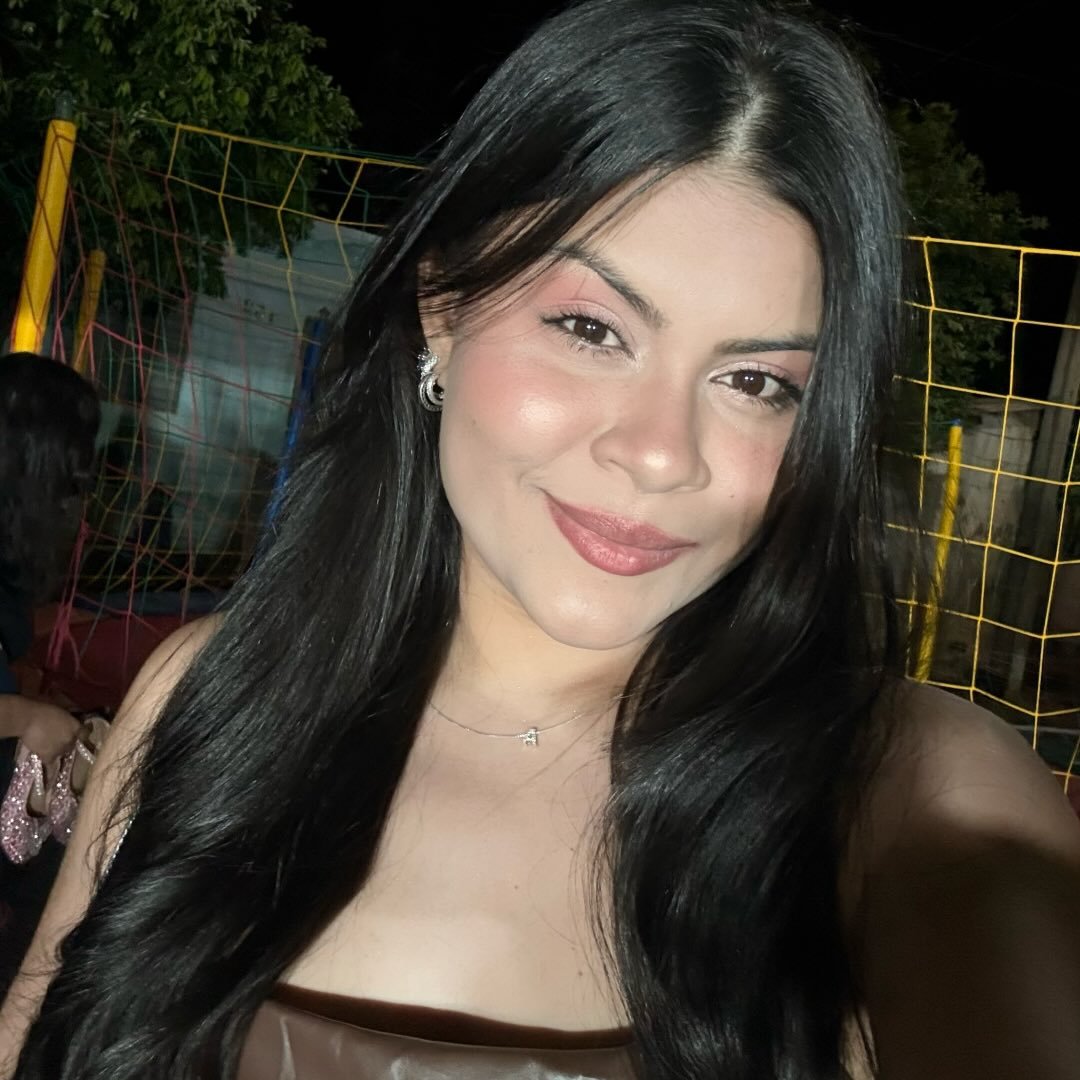 Foto do perfil @adriialvees